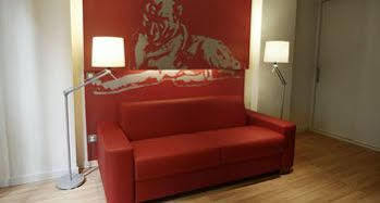 We Love Hotel *