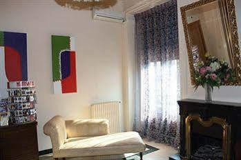 Santa Cruz Guest house Madrid