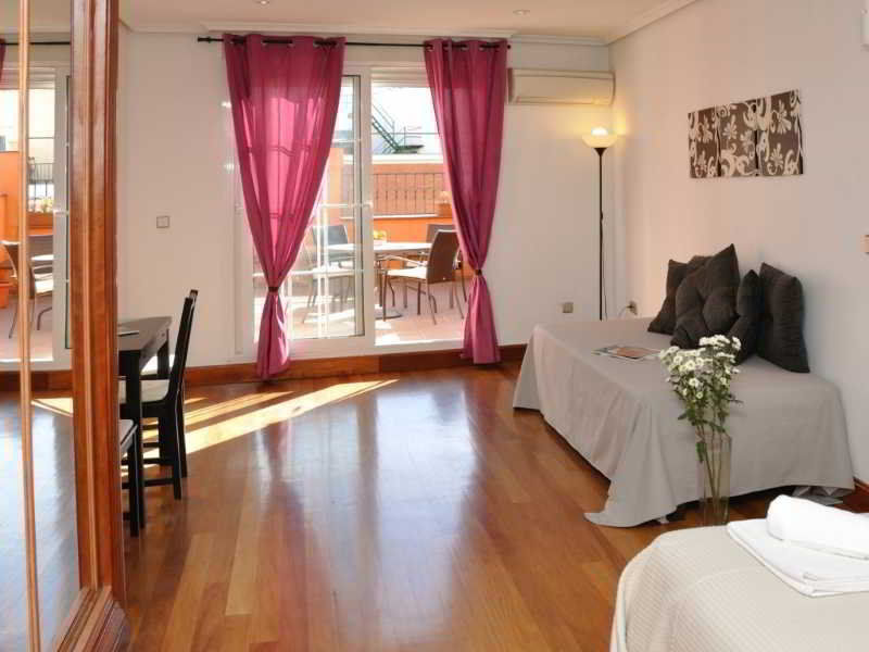 Aparthotel New Point 3*
