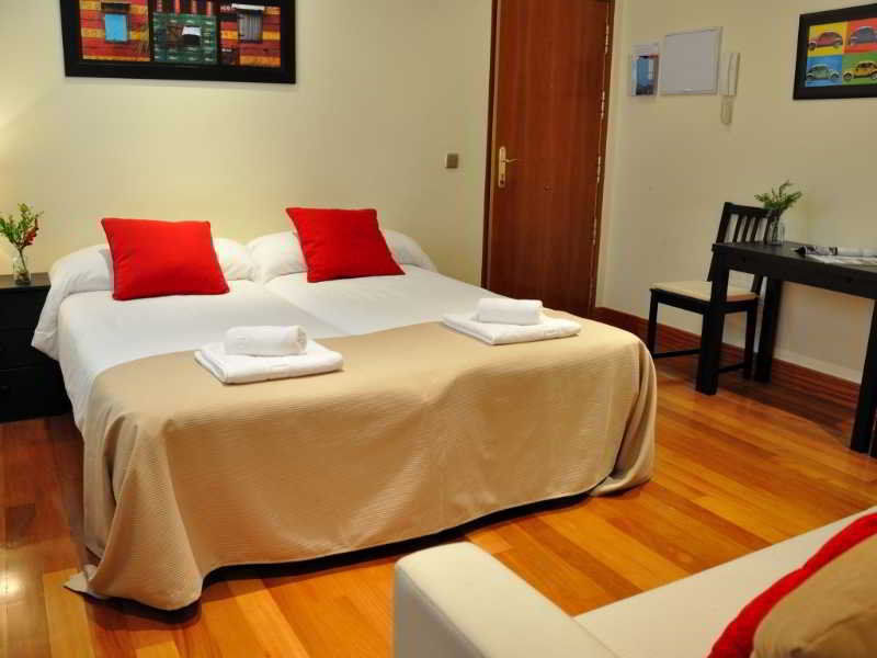Aparthotel New Point 3*