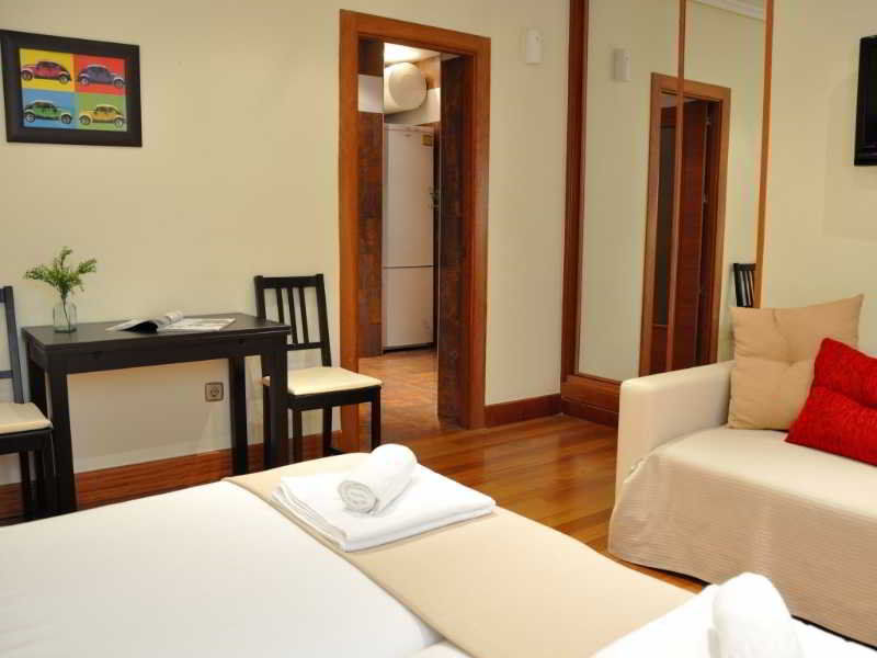 Aparthotel New Point 3*