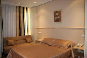 Arturo Soria Centro Hotel