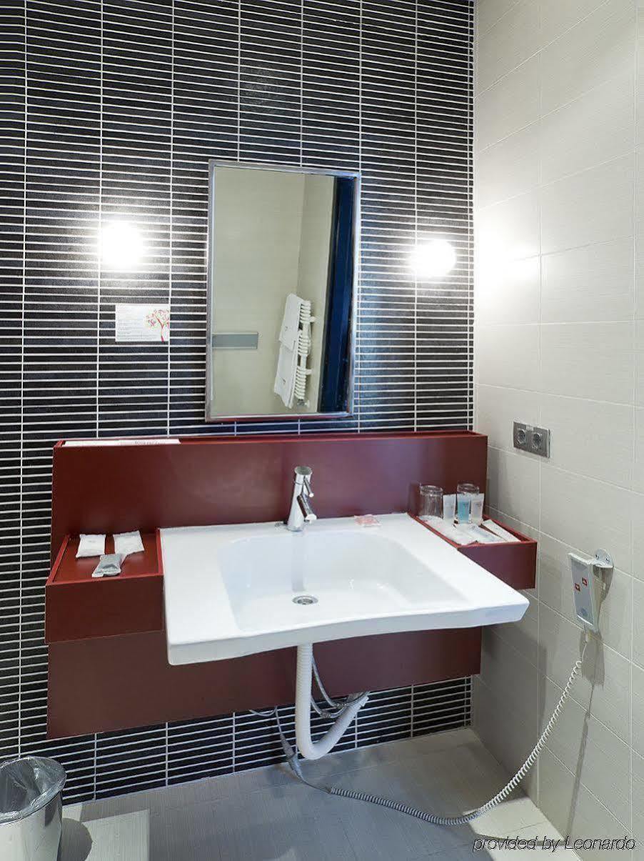 Confortel Atrium Hotel