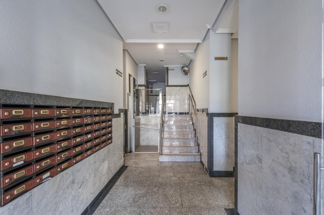Apartamento Plaza De Castilla Ii - Modernidad Y Confort En *