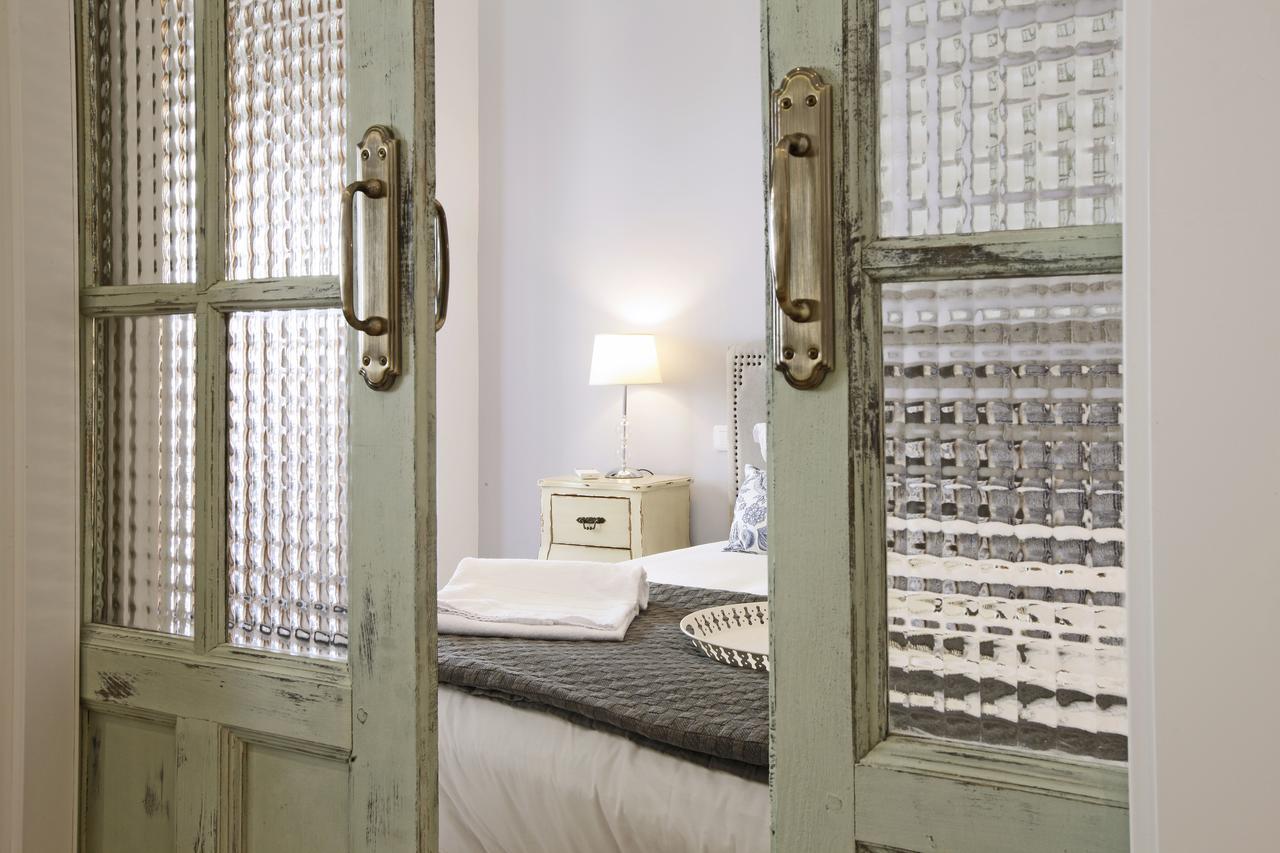 Reina Sofia Boutique I