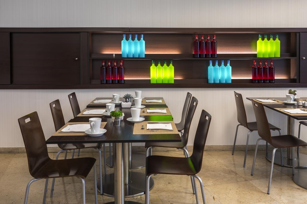 Occidental Este Hotel 4*