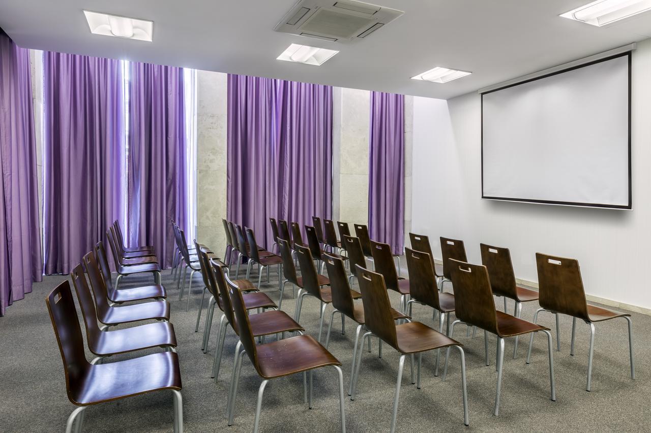 Occidental Este Hotel