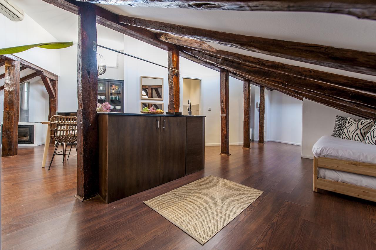 Apartamento Atico Plaza Mayor - Vive La Esencia De La Ciudad Madri