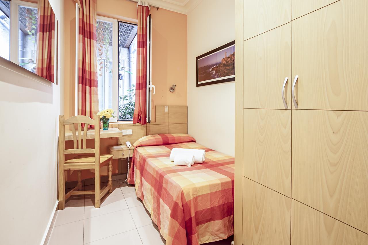 Guest house Inter Puerta Del Sol Auto Check In 3*
