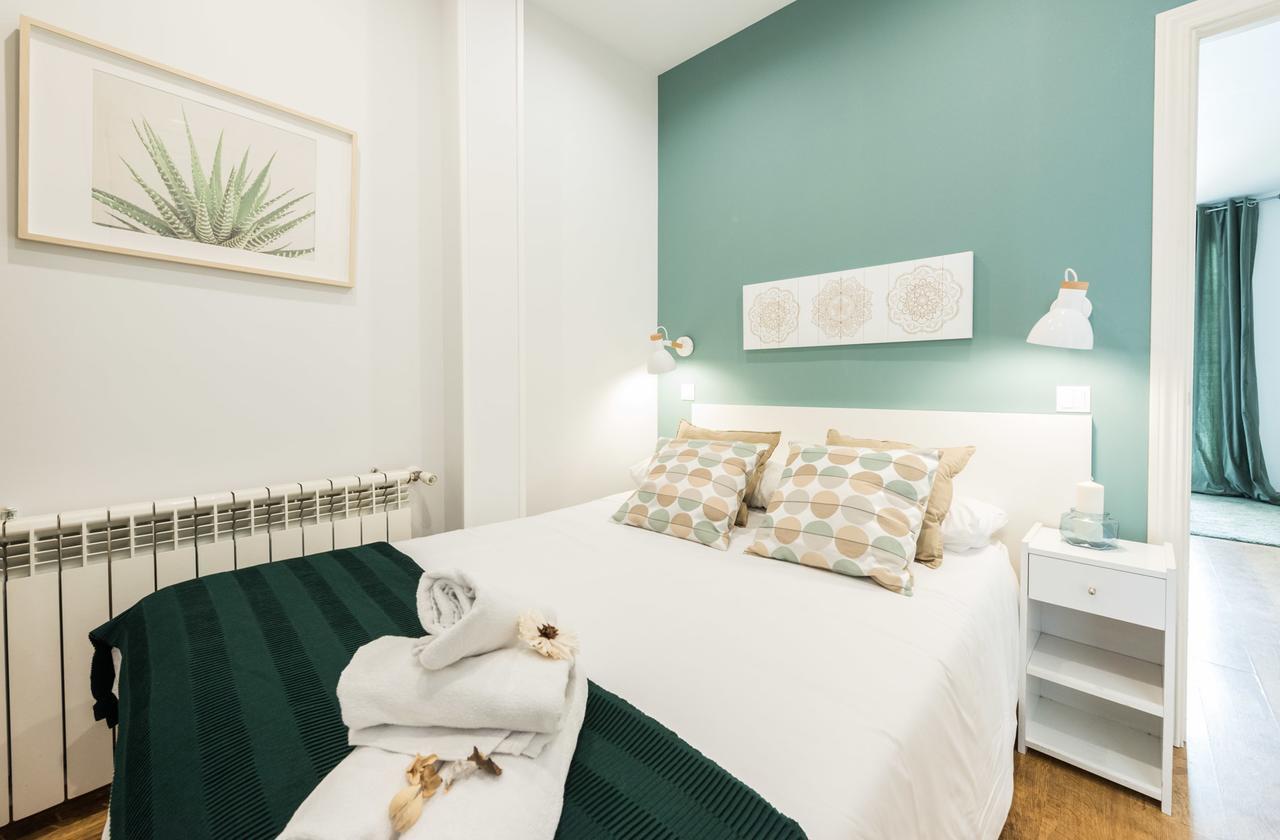 Gran Via I Santa Ana Apartment *
