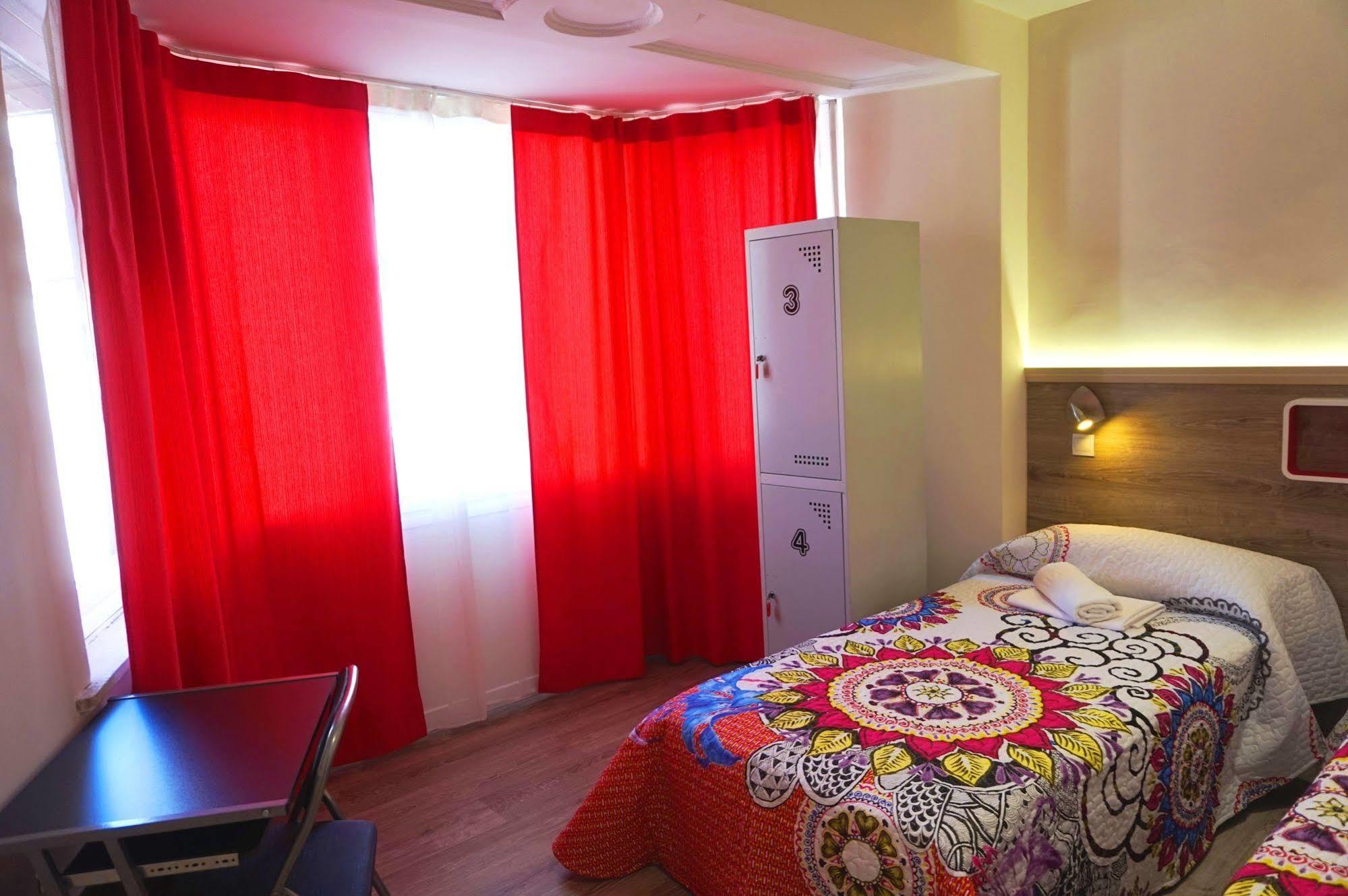 Muchomadrid Hostel *