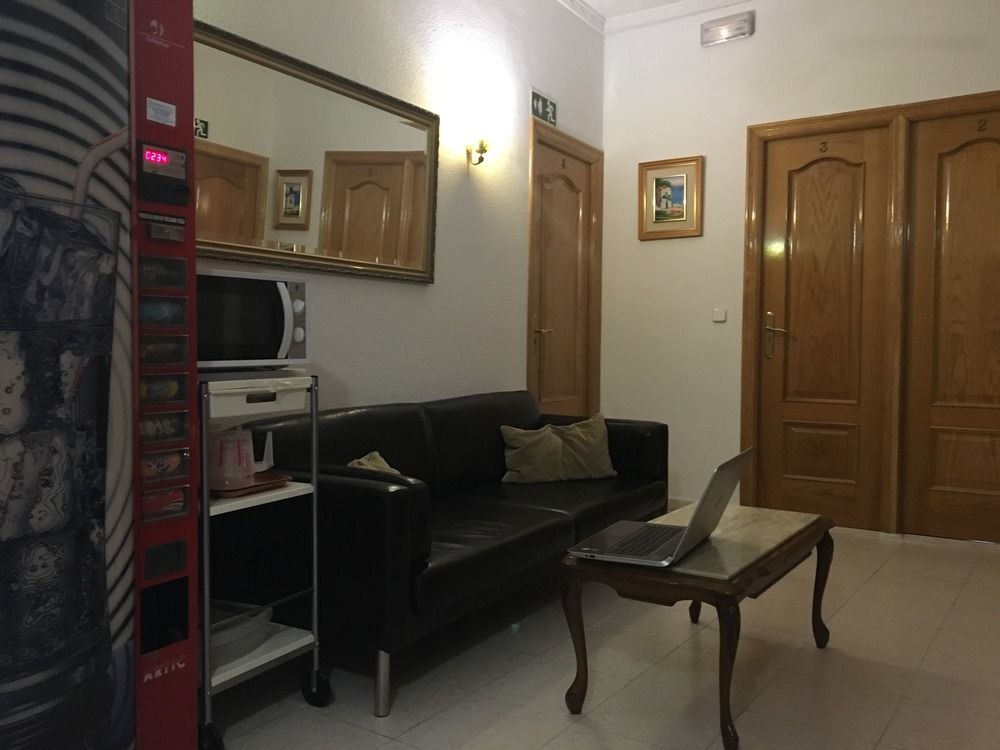 Hostal Lido *