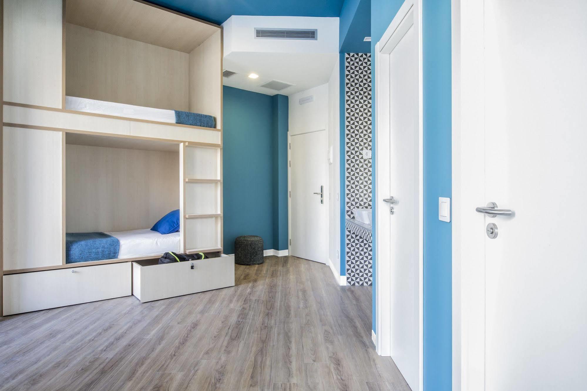 Hostel Mola