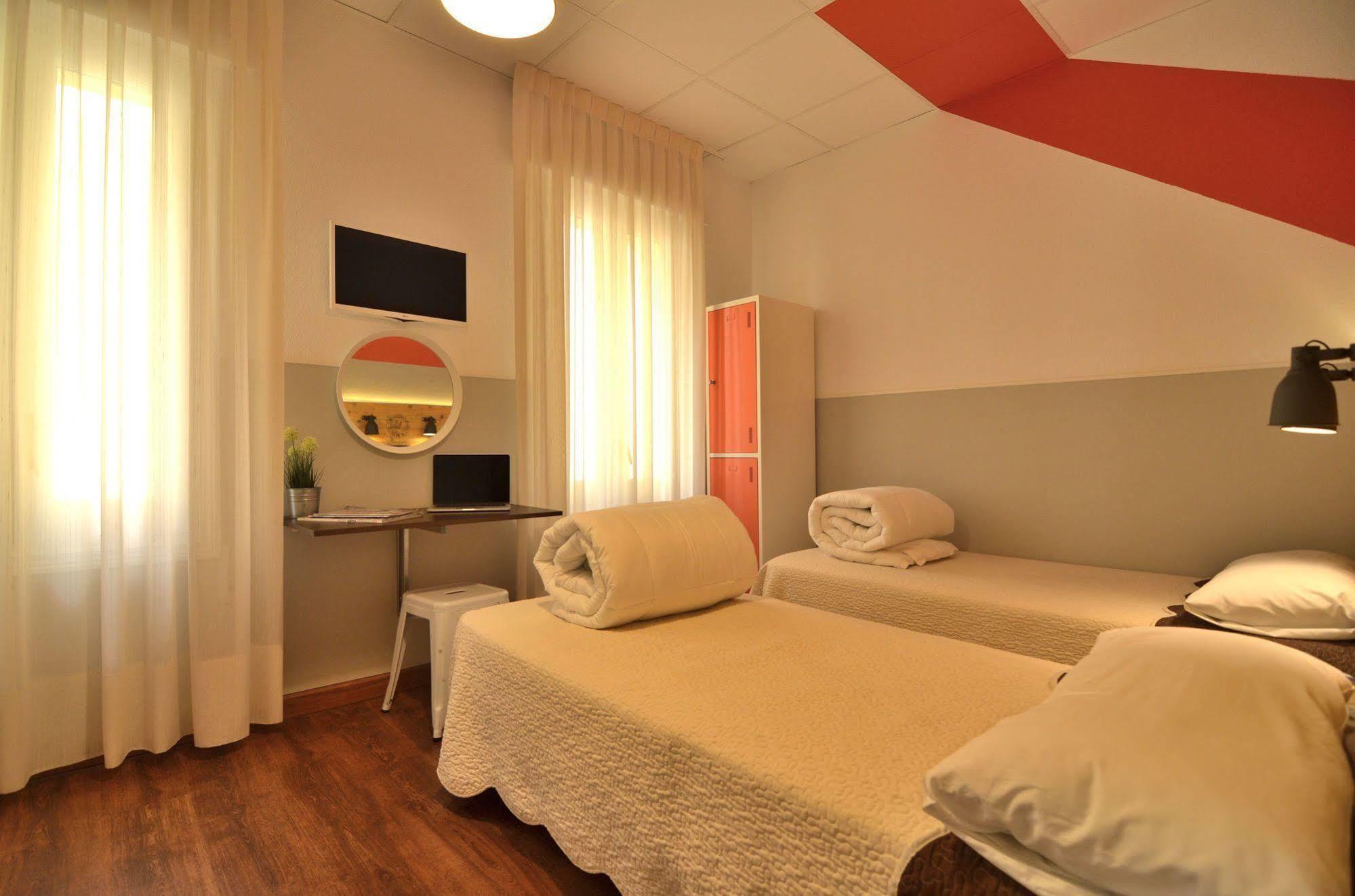 Far Atocha Hostel
