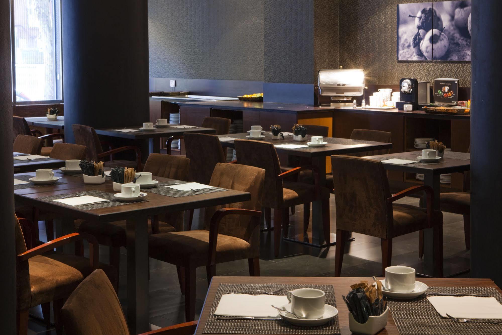 Hotel Ac Carlton By Marriott