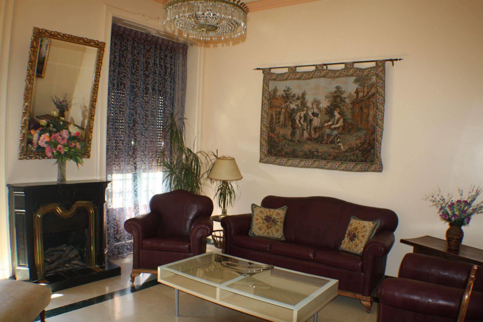 Santa Cruz Guest house Madrid
