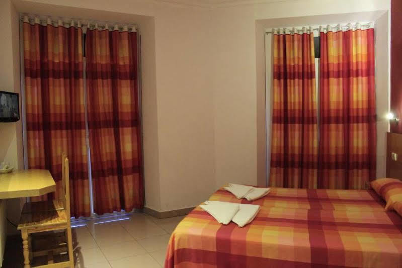 Inter Puerta Del Sol Auto Check In Guest house 3*
