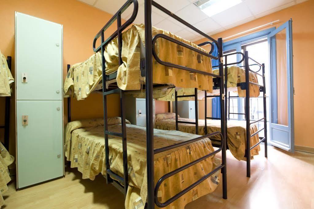 Cats Chill Out Hostal Madrid