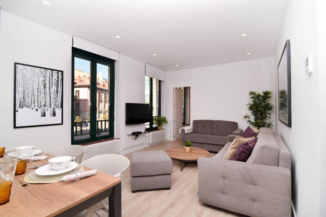 Five Windows To La Latina By Batuecas Madrid