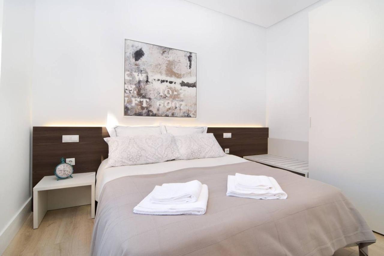 Five Windows To La Latina By Batuecas * Madrid