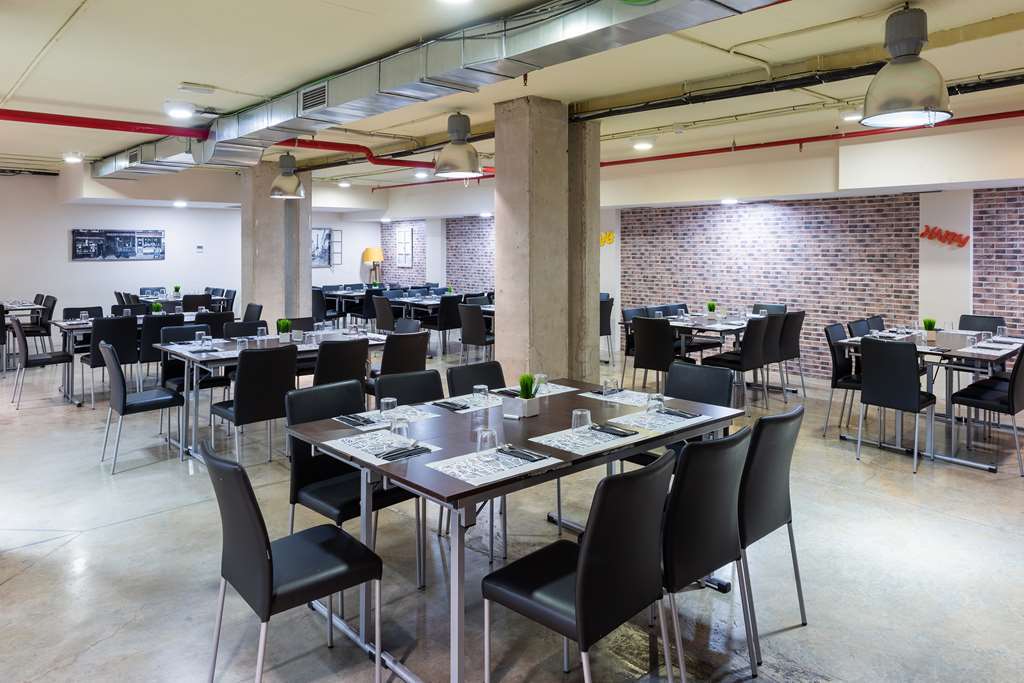 Apart-hotel Airport Suites, Affiliated By Meliá 2*