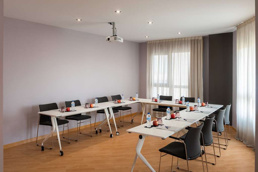 Airport Suites, Affiliated By Meliá