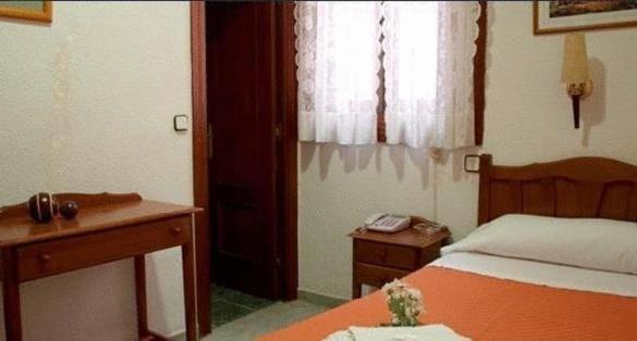 Pensión Pretoria 2*