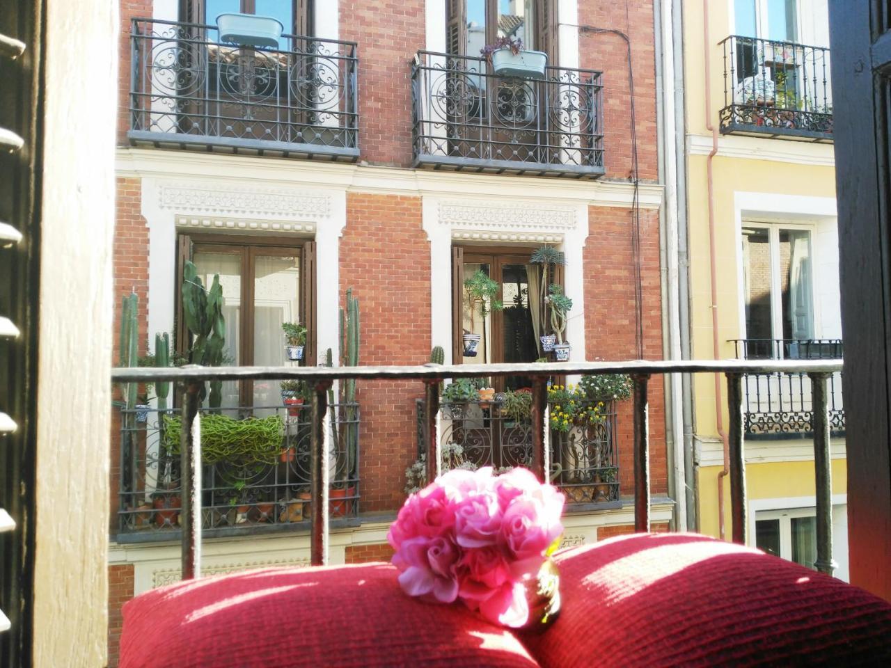 Bruna Paseo Del Prado Madrid