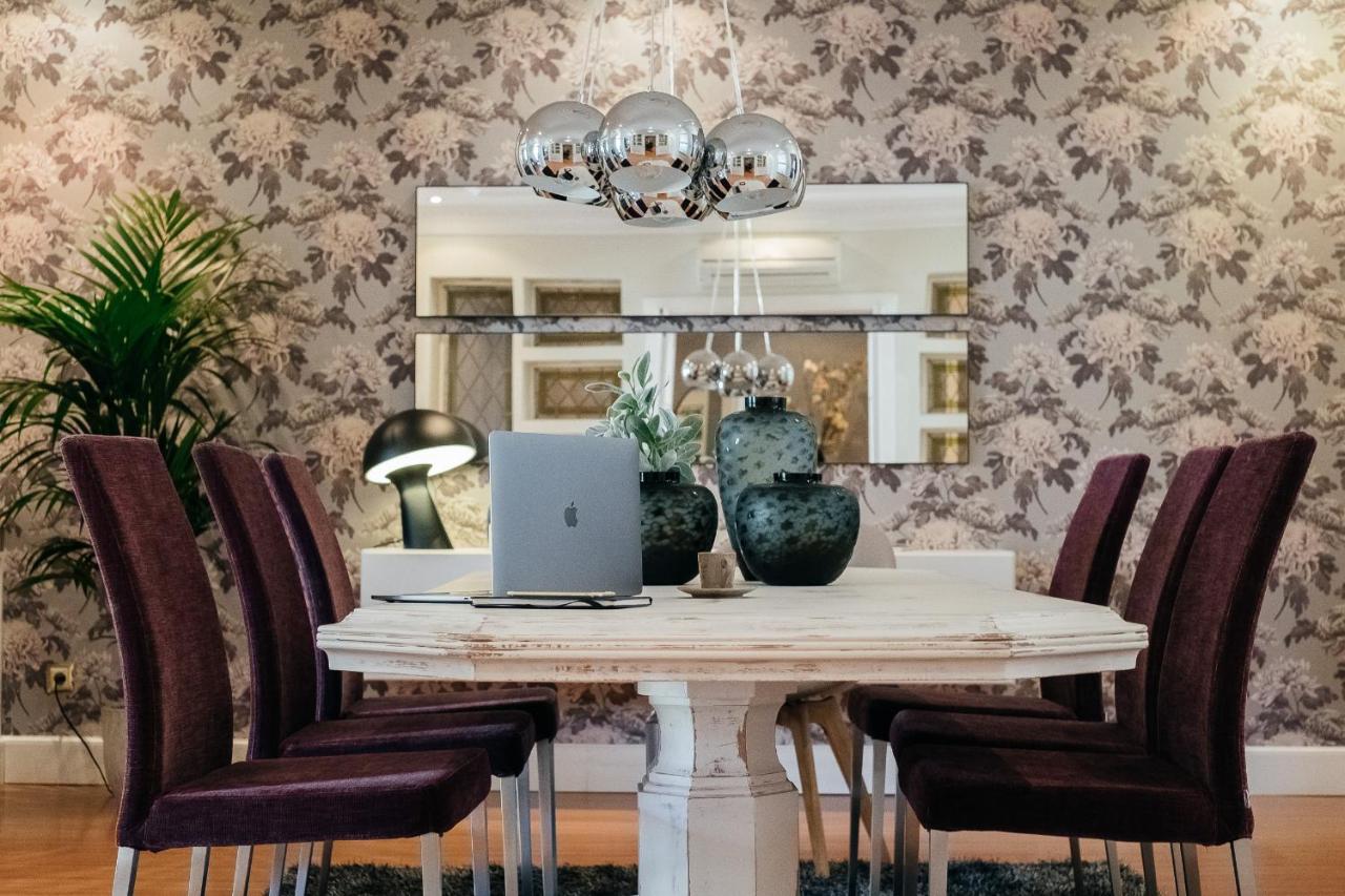 300m² 5 Slaapkamer, 4 Privé Badkamer In Centrum Appartement *