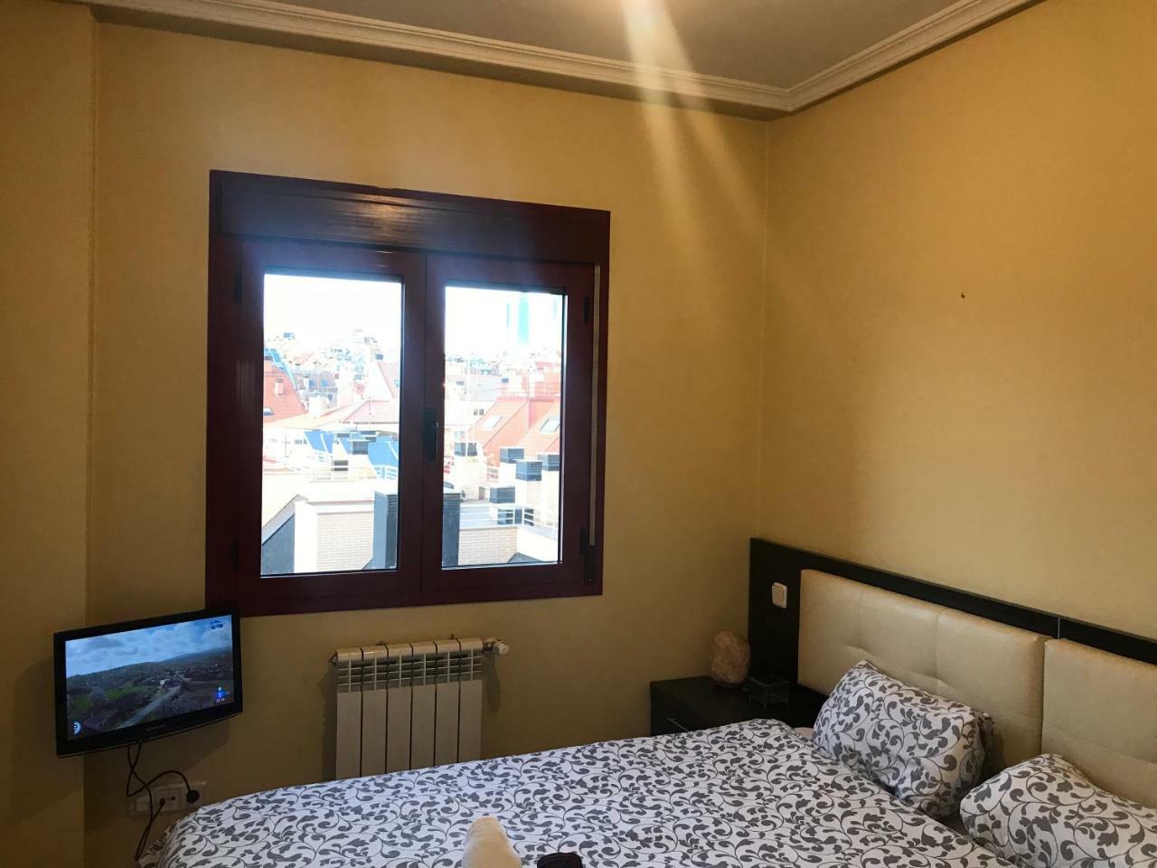 5 Calle De Robledo Apartamento *