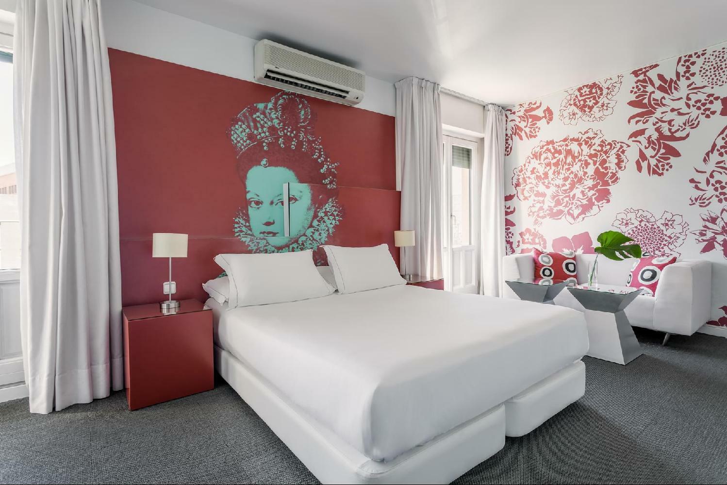 Mate Laura Hotel