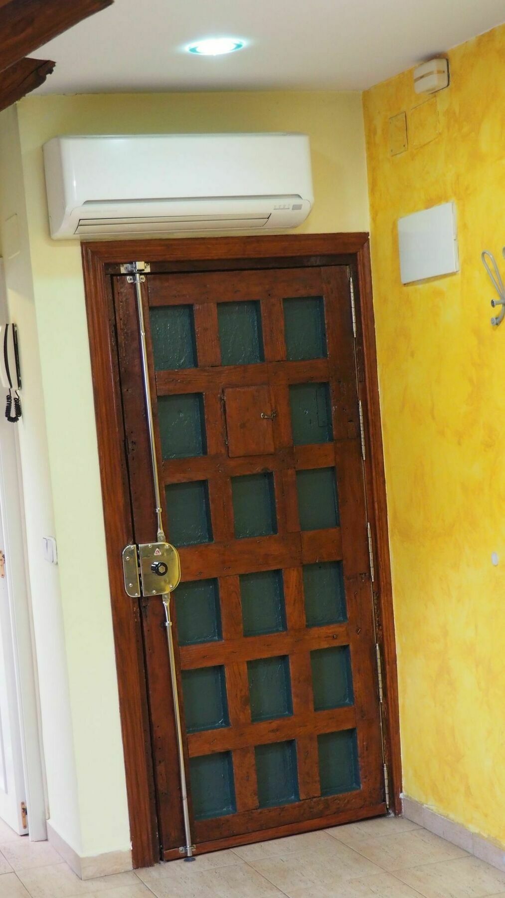 Apartamento In Historical Building Madri
