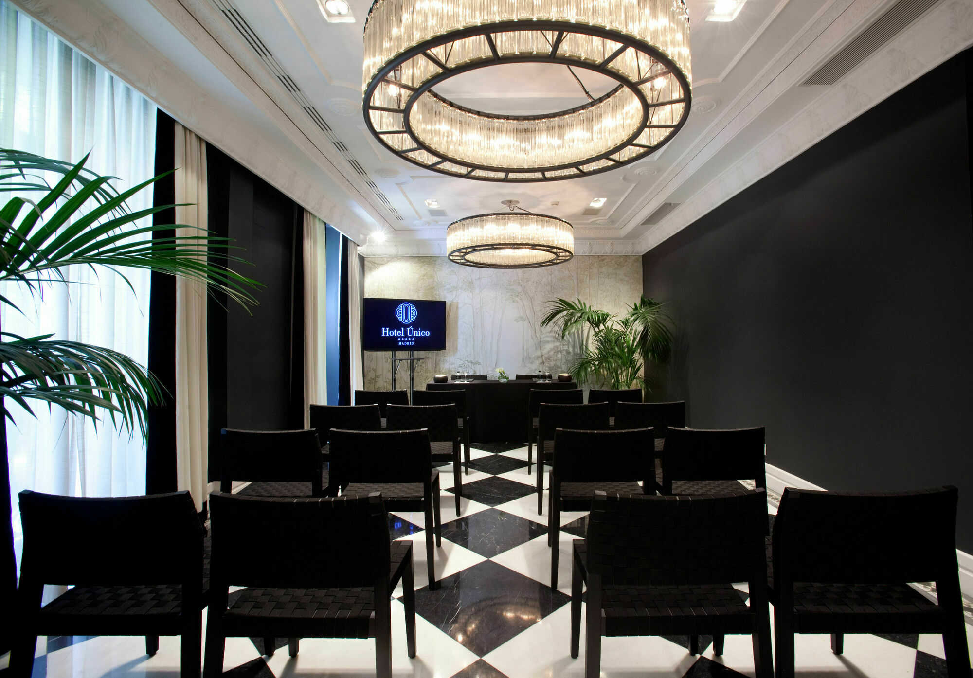 Hotel Unico Madrid, Small Luxury 5*