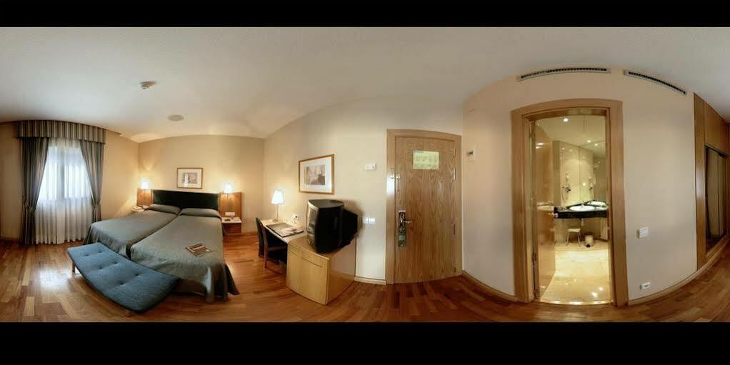 Nh Atocha Hotel