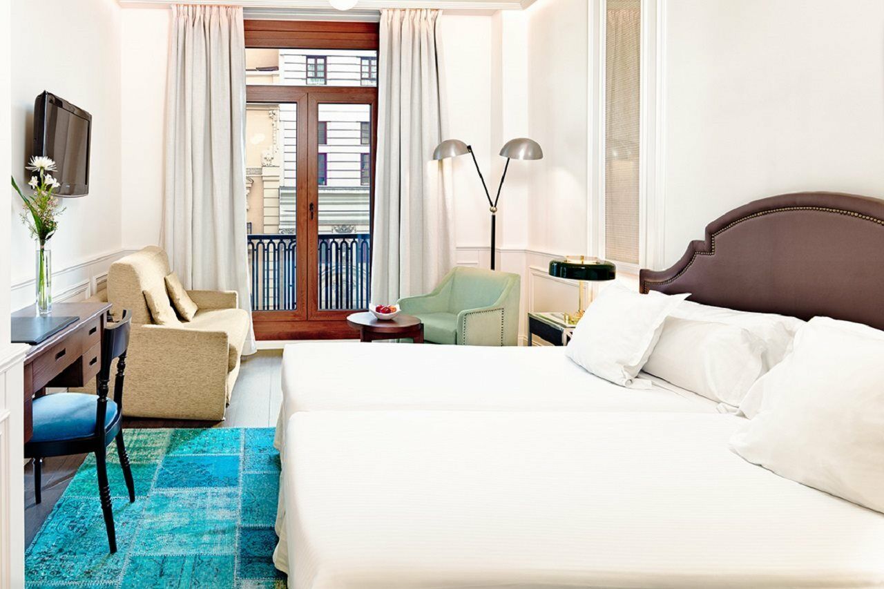 Hotel Boutique H10 De La Reina 4*