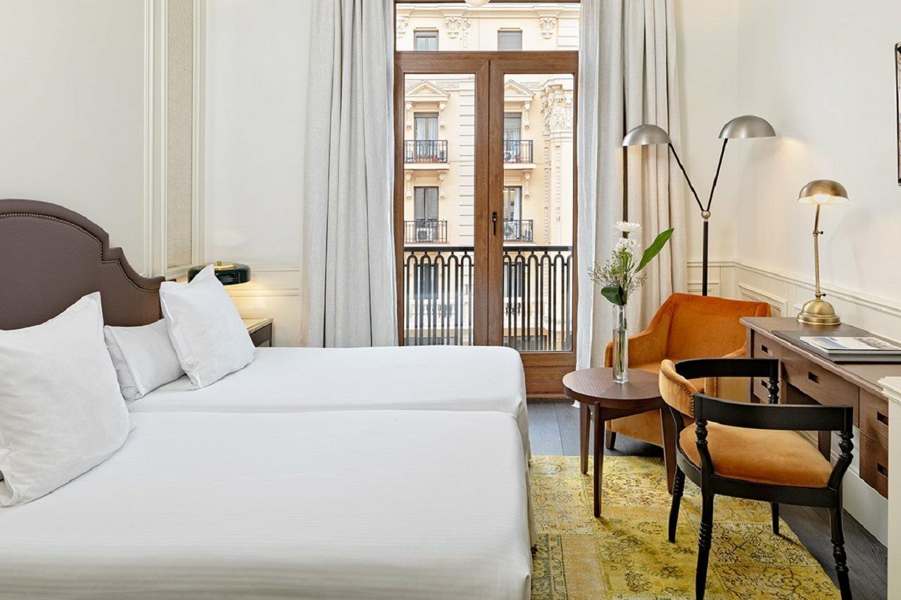 Boutique H10 De La Reina Hotel 4*