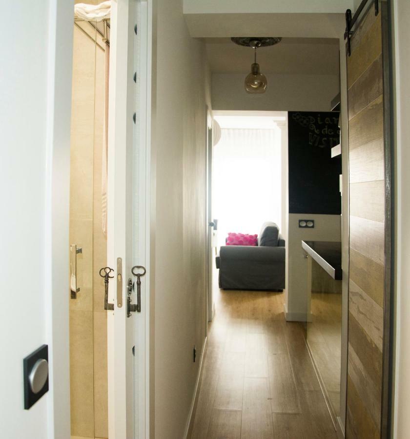 Apartment Visitor's Book *