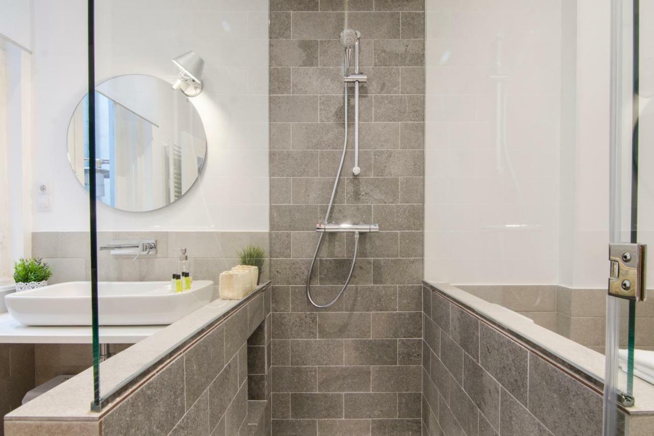 Renovated And Modern- 3bd 2bth- Anton Martin *