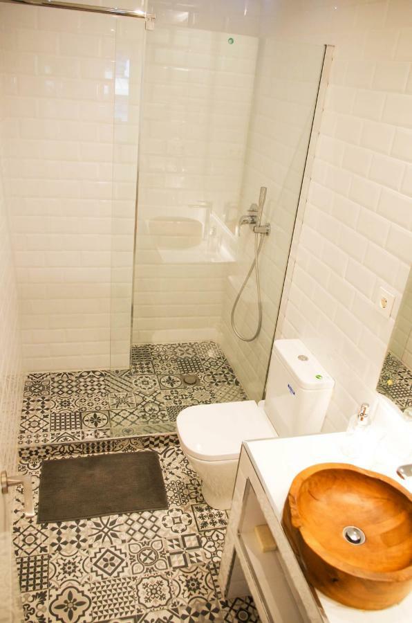 New! Amazing Luxurious In Center