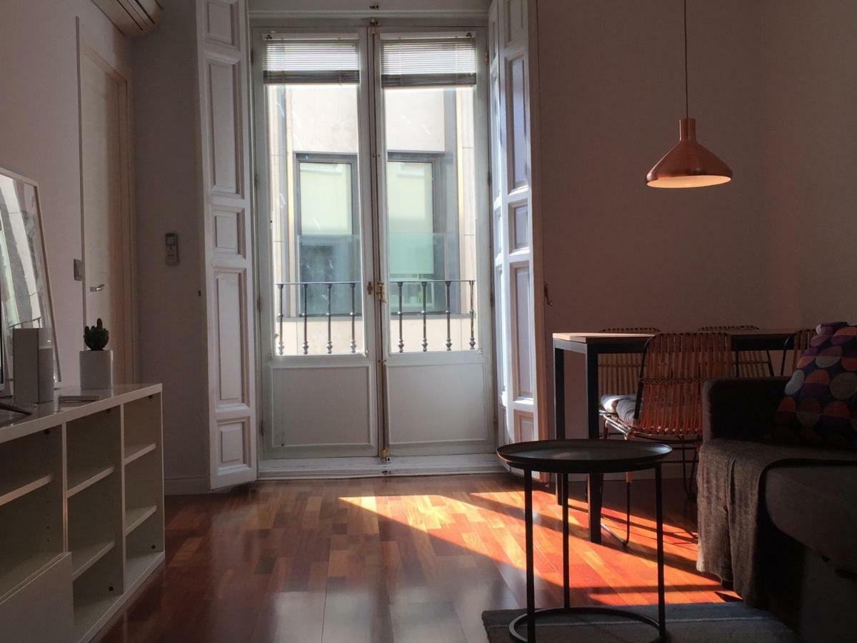 I19 - One Bedroom Apartamento Madri
