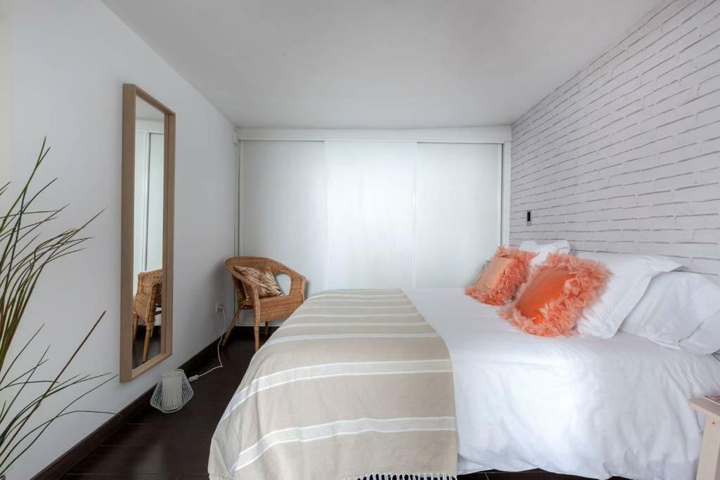 Modern Floor Loft At Malasana's Heart Madrid