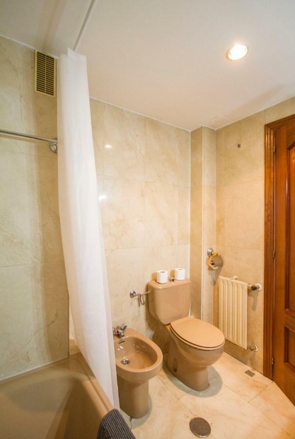 Piso Confortable Y Muy Luminoso Con Parking Apartamento Madrid