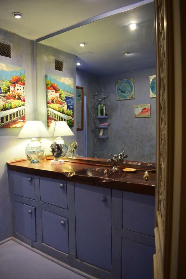 Quarto em Acomodações Particulares Alojamiento Silvie La Puce