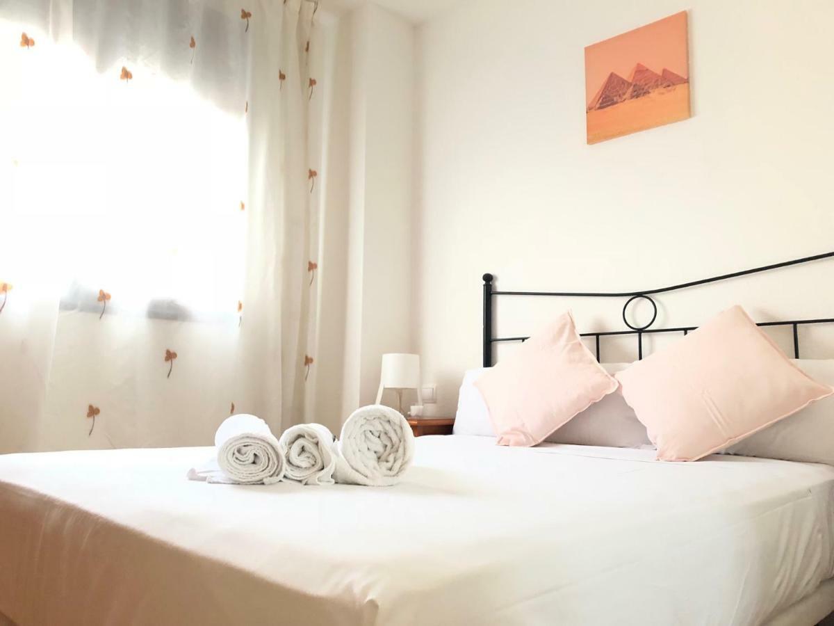 Airport Apartment *
