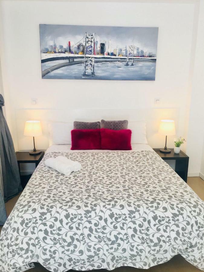 Guest house Ayz Javier Cabrini - Auto Check-in Madrid