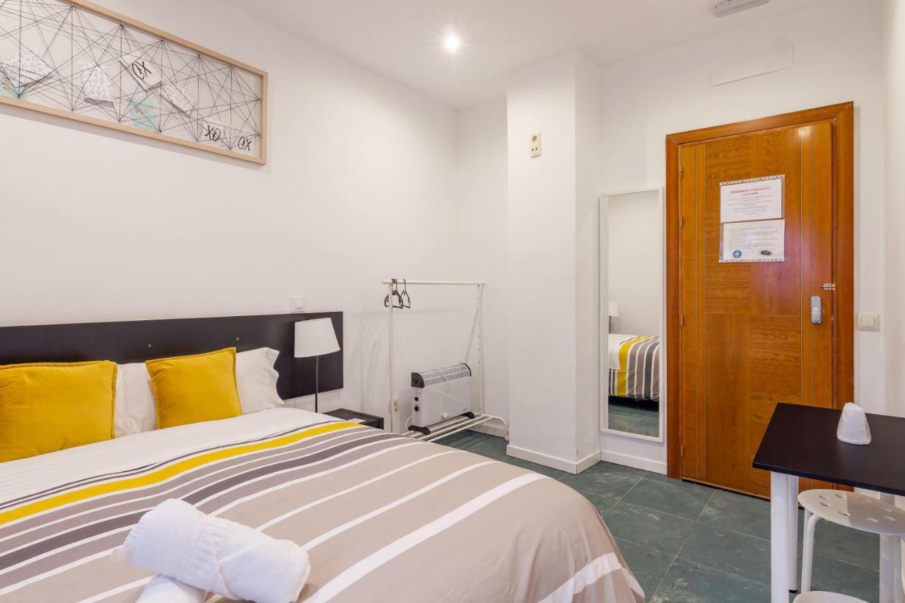 Guest house Ayz Javier Cabrini - Auto Check-in Madrid