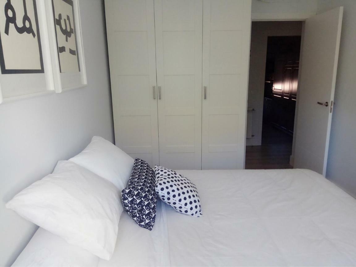 Homestay Santiago Bernabeu - Center, Private Bathroom. *