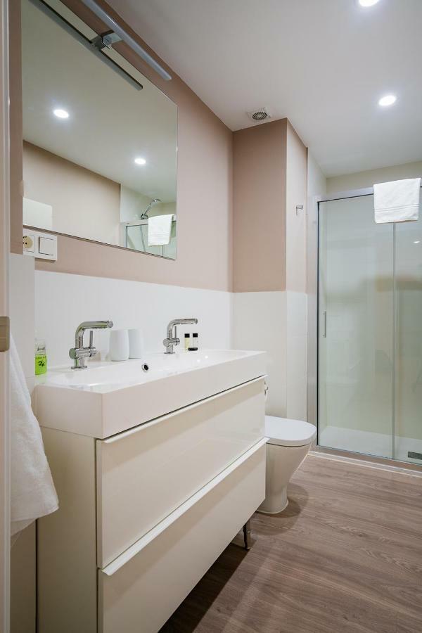 Exclusive Quietness In The Heart Of With Public Parking, Breakfast, 2 Bathrooms *