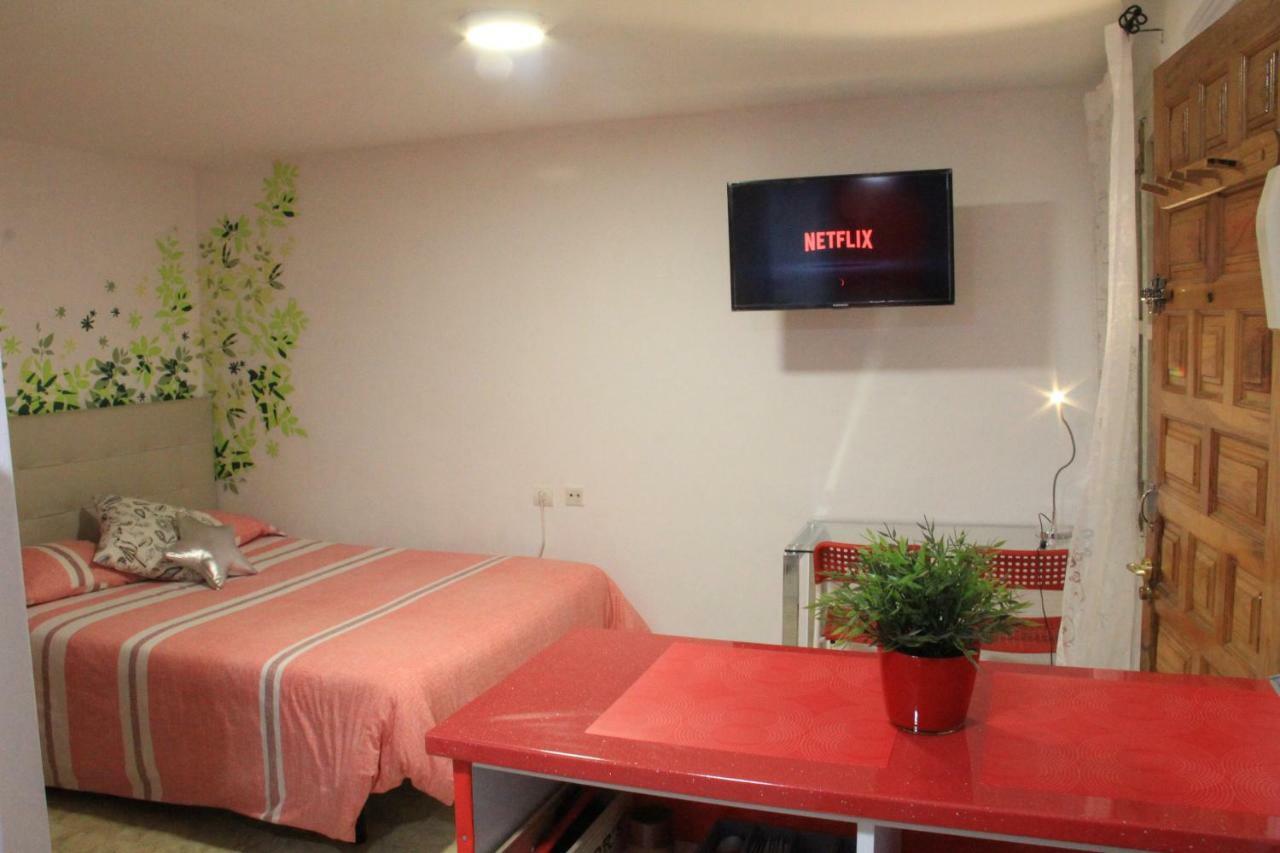 Santa Isabel Apartments, Centre *