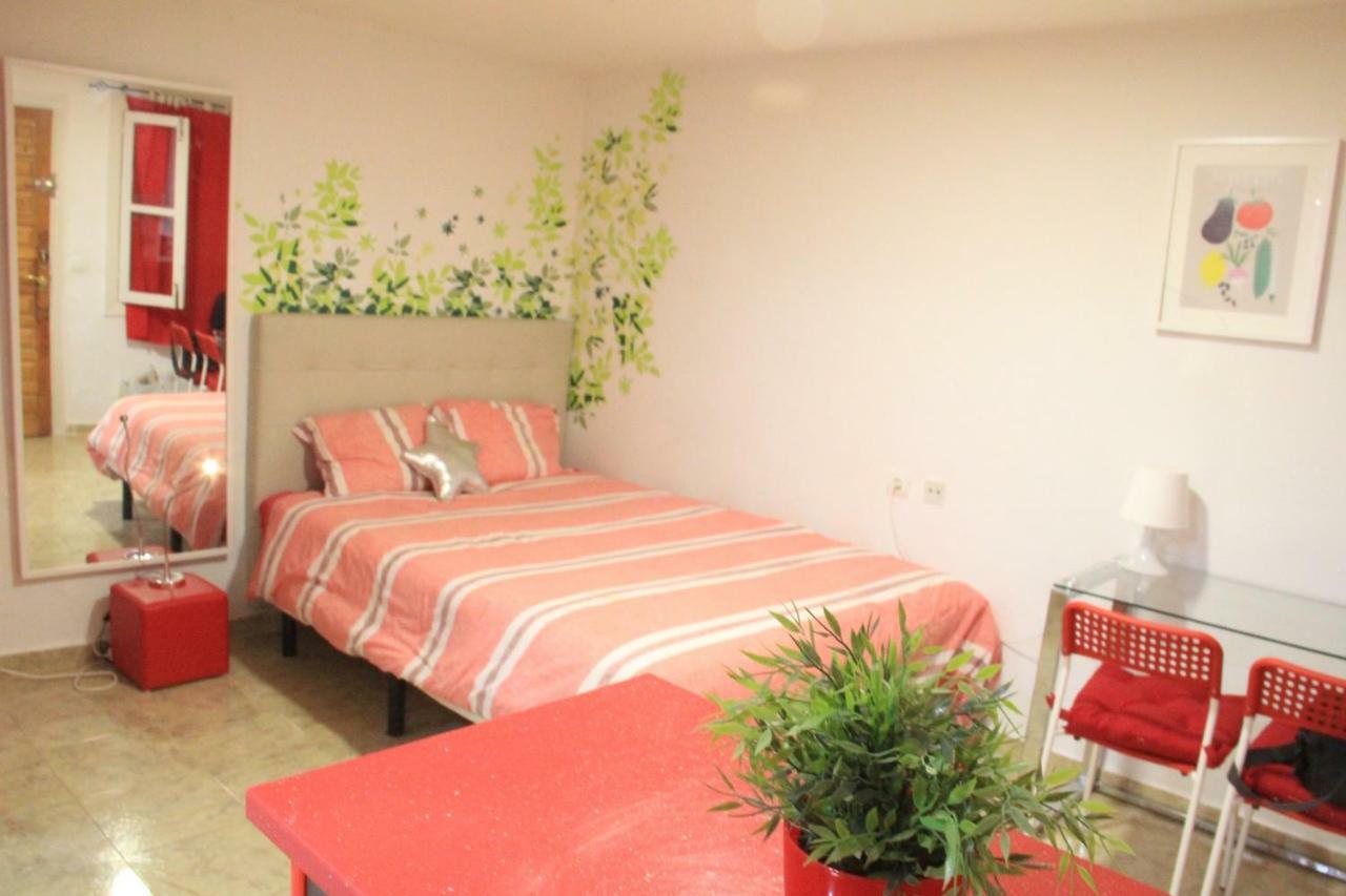 Santa Isabel Apartments, Centre *